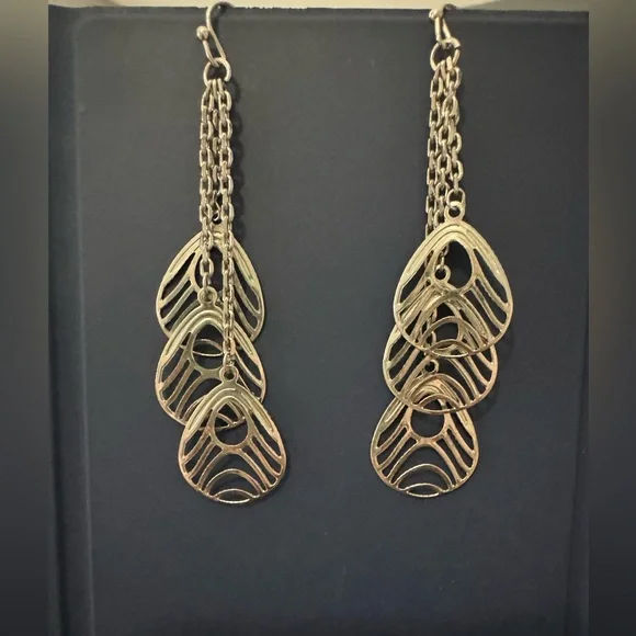 Lia Sophia Gold Filigree Dangle Earrings - Picture 3 of 4